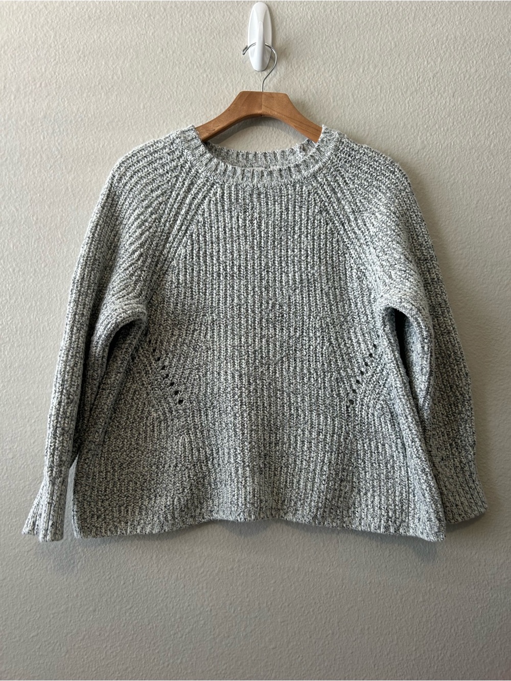 GAP Gray Women's Knit Sweater - Size L